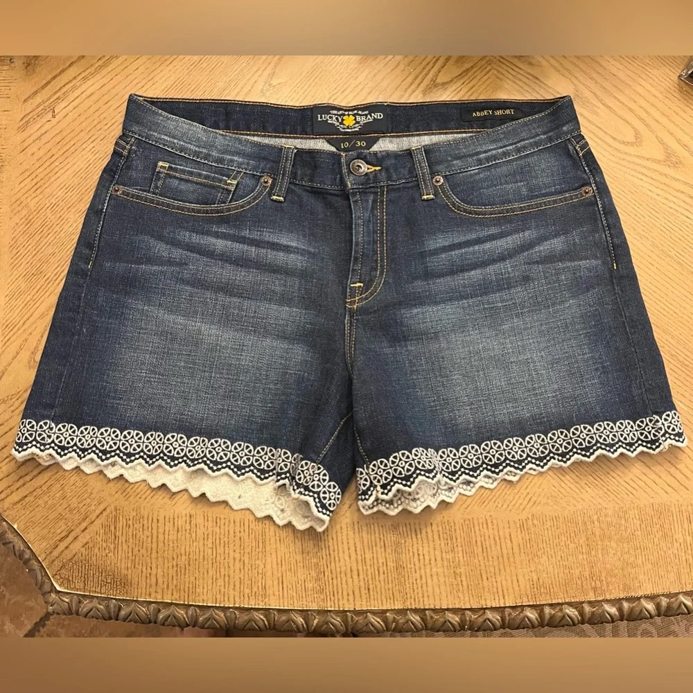 VTG- Lucky Brand ABBEY SHORT size 10/30 - Picture 3 of 9